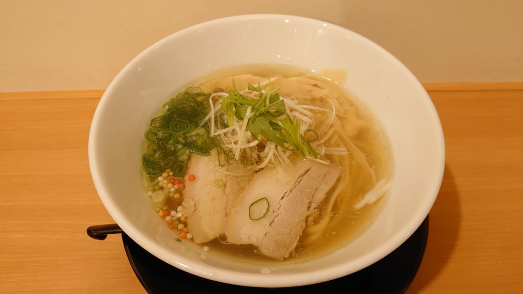 黄金の塩ラーメンが食べれる京都駅ビルのラーメン店 中村商店 京都拉麺小路店 ラーメン よりみち生活